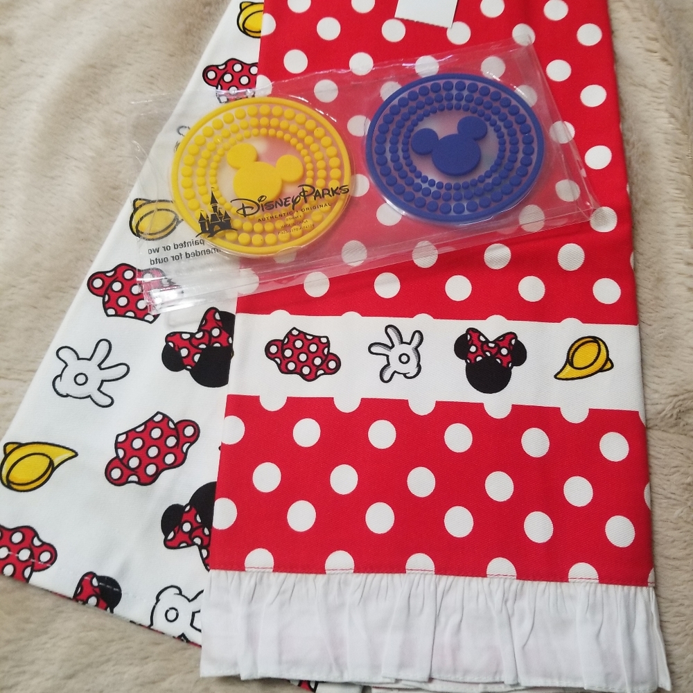 DISNEY Mikey & Minnie Mouse polka dot kitchen set - 2 dish towels & 2 coasters